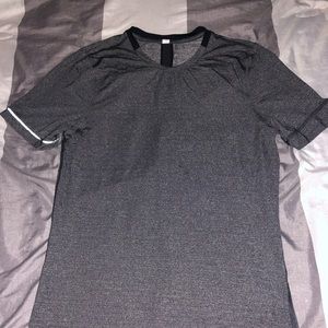 Men’s Lululemon Short-Sleeve Shirt